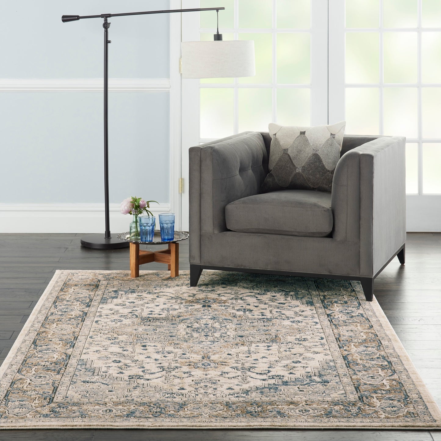 Tapis médaillon persan classique Nourison Concerto.