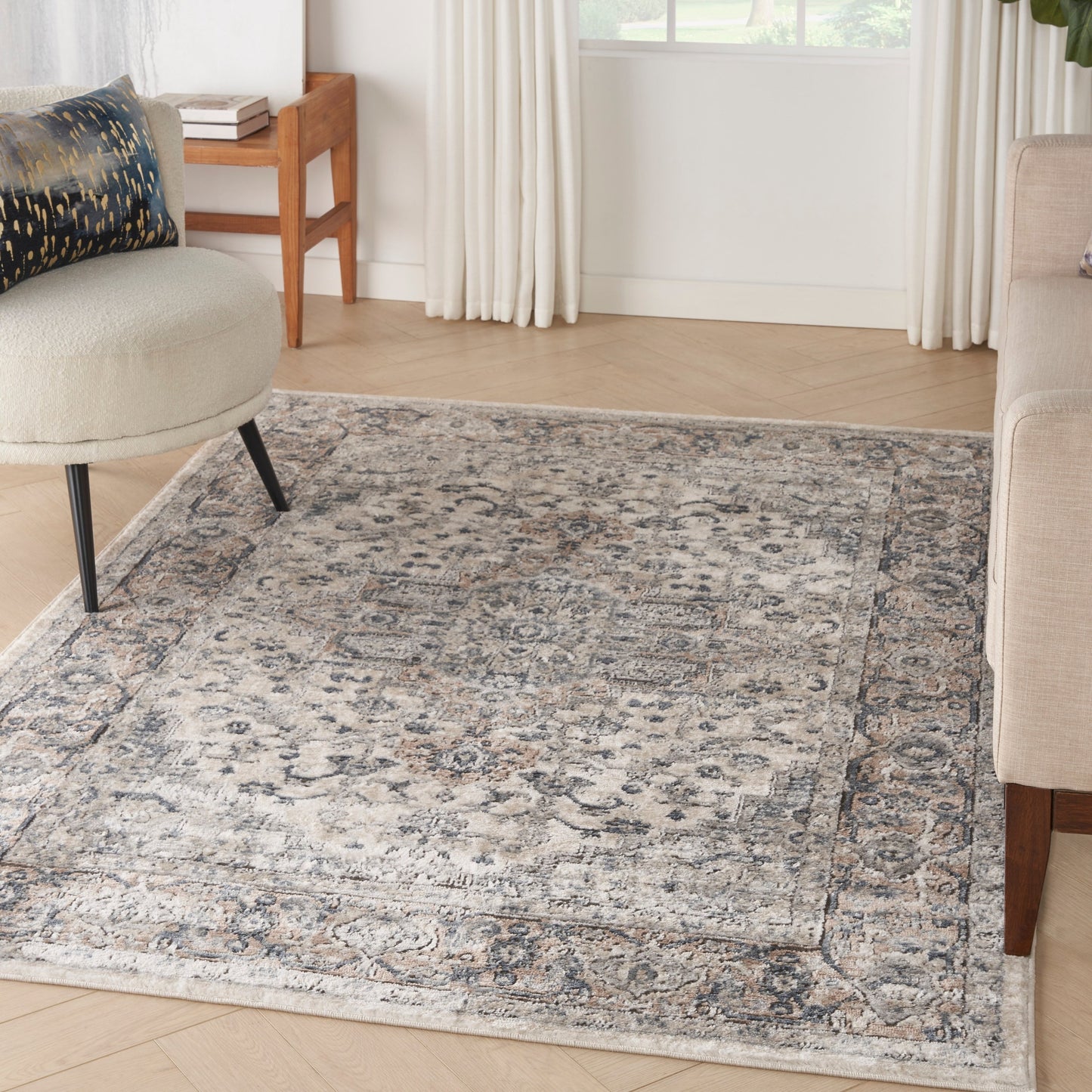 Tapis médaillon persan classique Nourison Concerto.