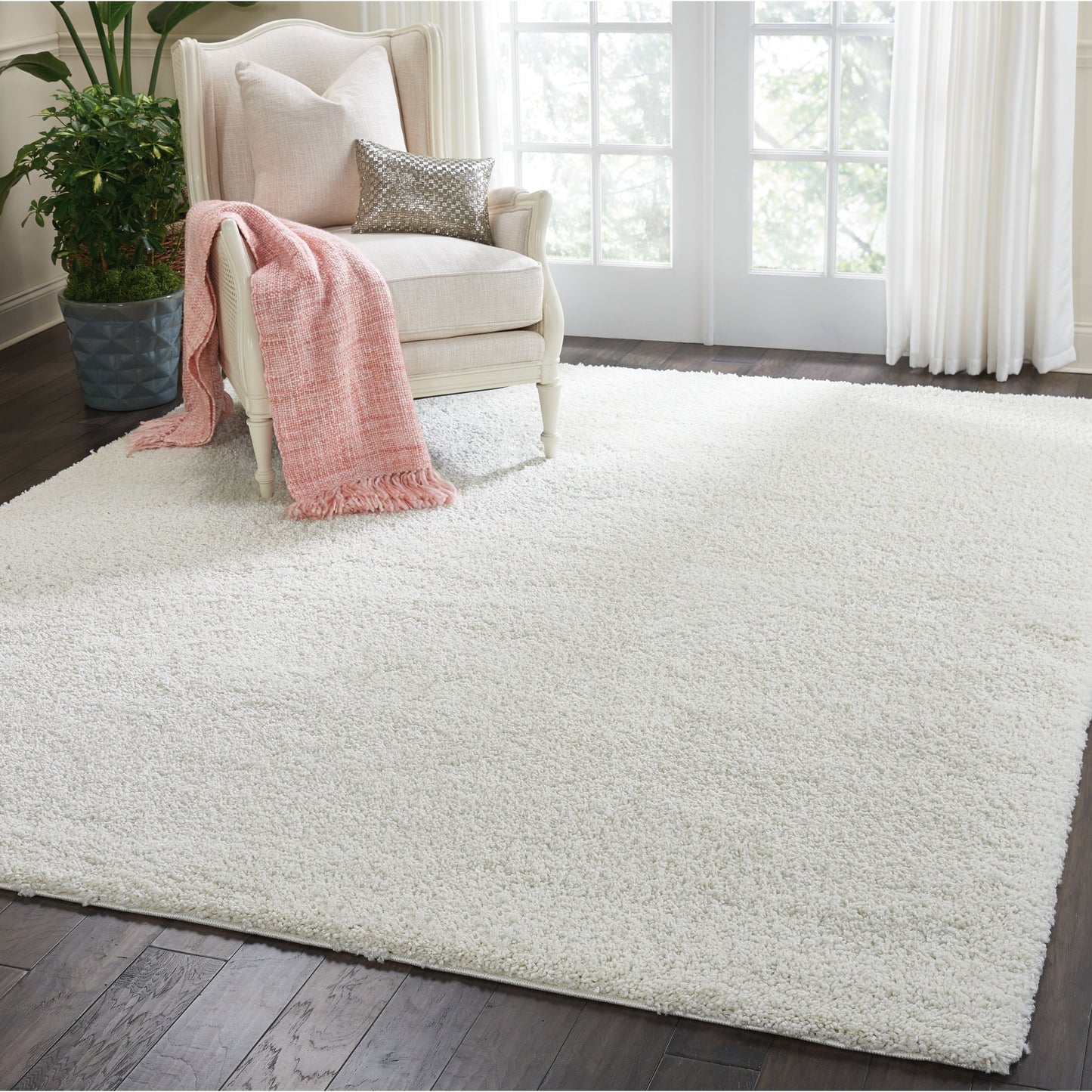 Tapis moderne en peluche solide Nourison Malibu Shag