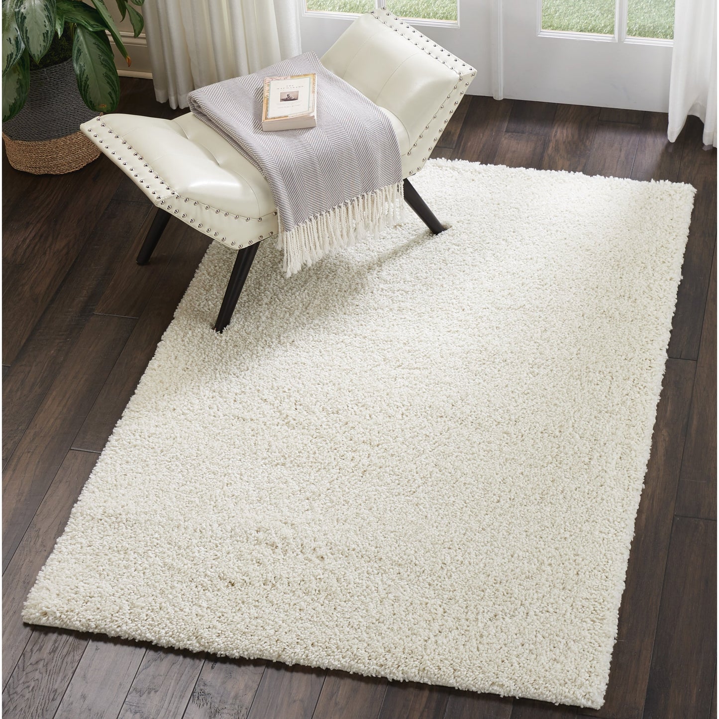 Tapis moderne en peluche solide Nourison Malibu Shag
