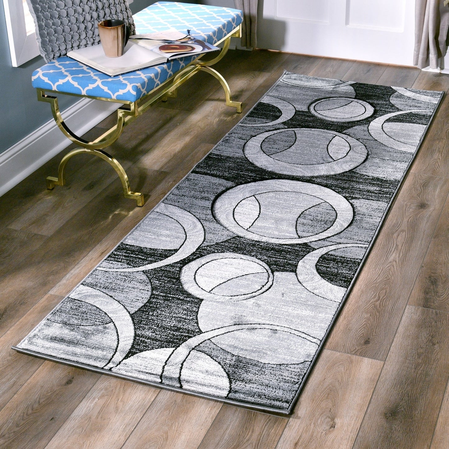Tapis à motifs géométriques abstraits de la collection Orelsi