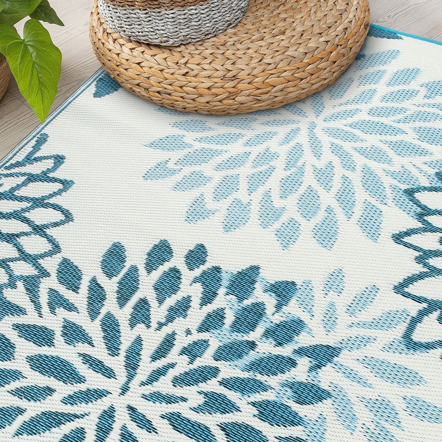 Tapis d'extérieur réversibles en plastique recyclé à motif floral moderne Aloha de la World Rug Gallery