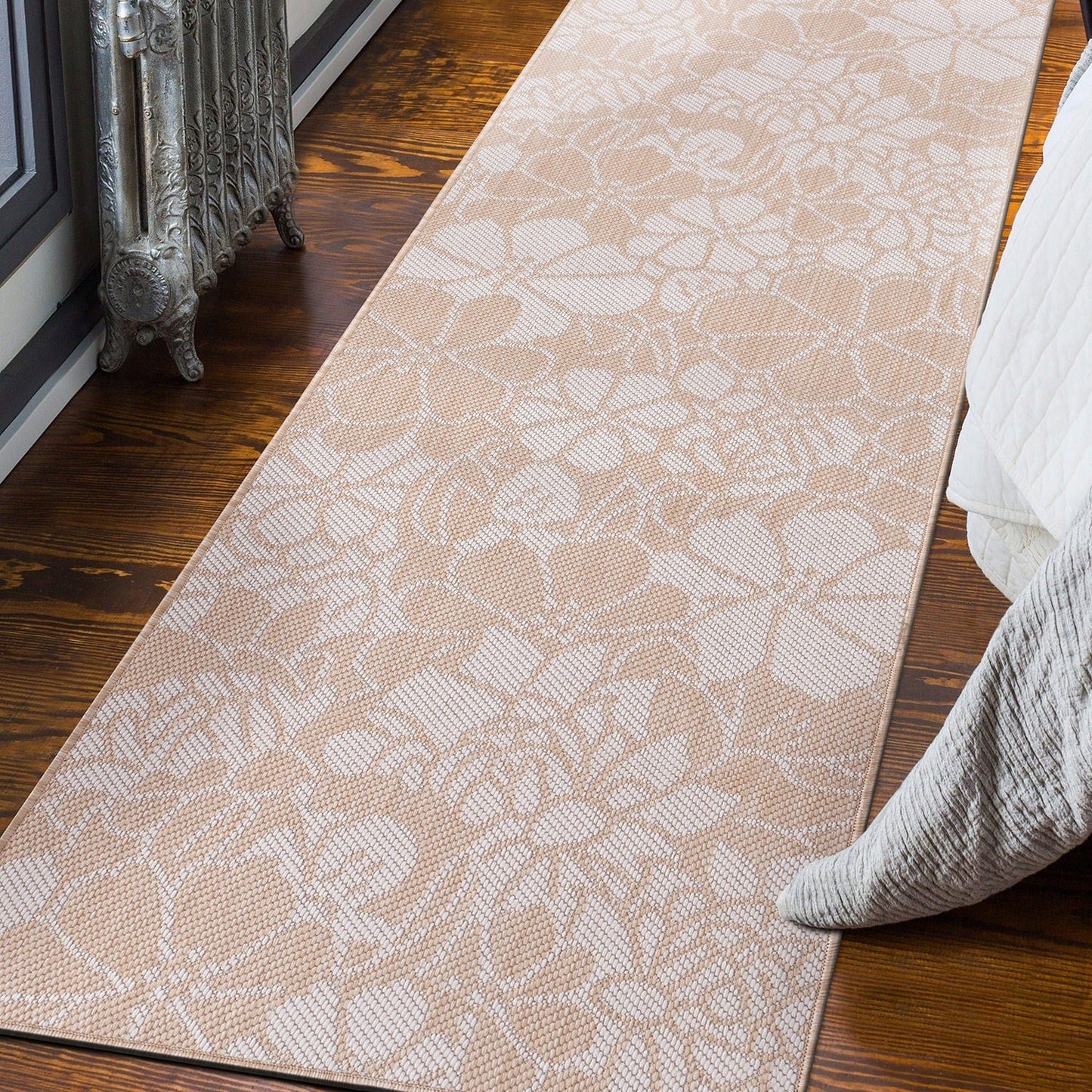 Tapis d'intérieur/extérieur texturé à motif floral moderne World Rug Gallery