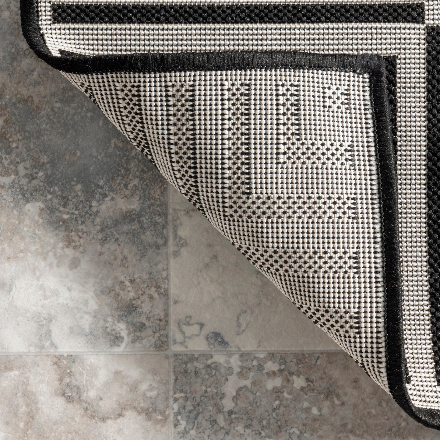 Tapis d'intérieur/extérieur classique à bordures Nuloom Leah