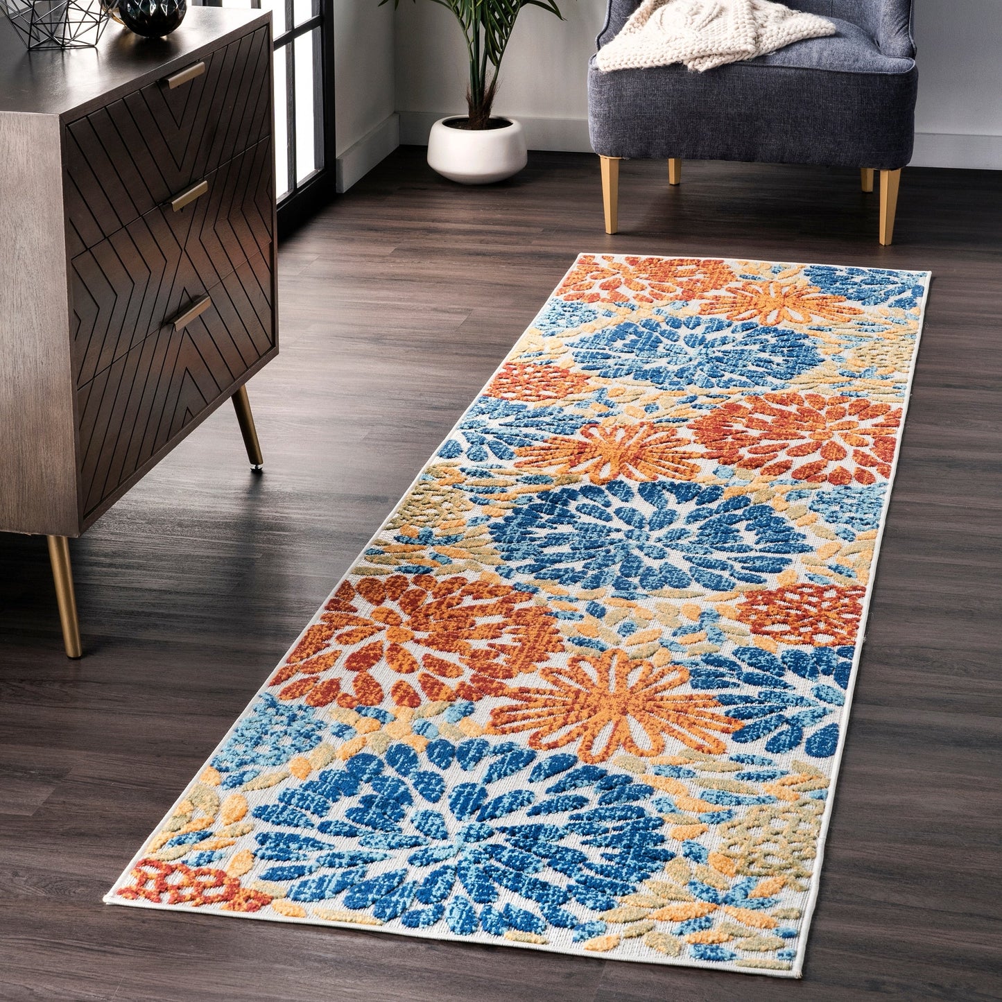 Tapis d'intérieur/extérieur à motif floral audacieux Nuloom Ronda