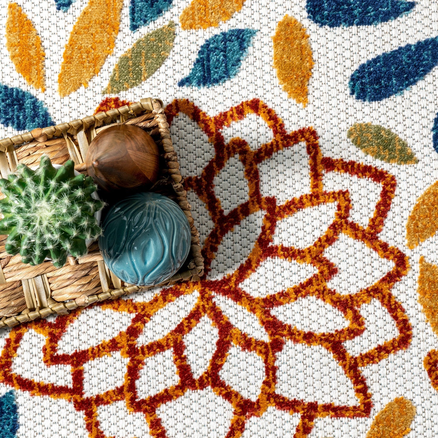 Tapis d'intérieur/extérieur à motif floral audacieux Nuloom Ronda