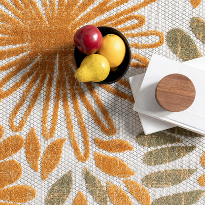 Tapis d'intérieur/extérieur à motif floral audacieux Nuloom Ronda