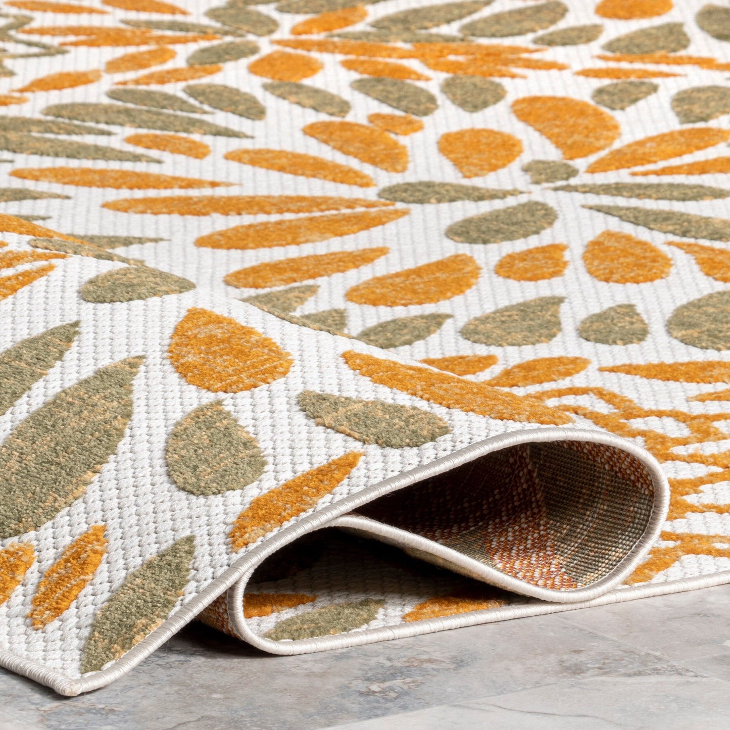 Tapis d'intérieur/extérieur à motif floral audacieux Nuloom Ronda