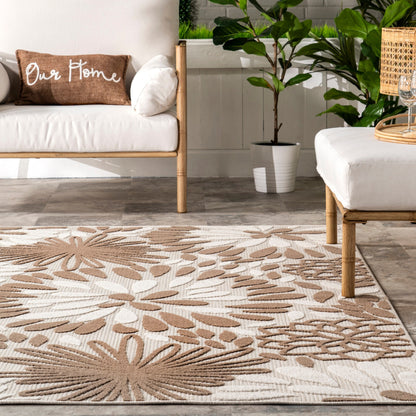 Tapis d'intérieur/extérieur à motif floral audacieux Nuloom Ronda