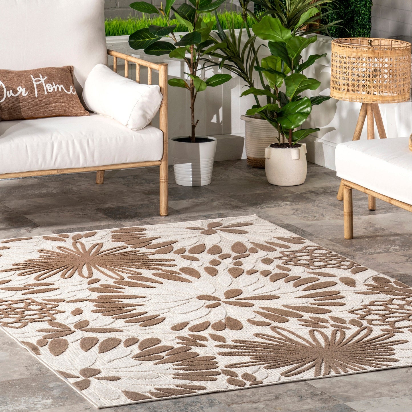 Tapis d'intérieur/extérieur à motif floral audacieux Nuloom Ronda