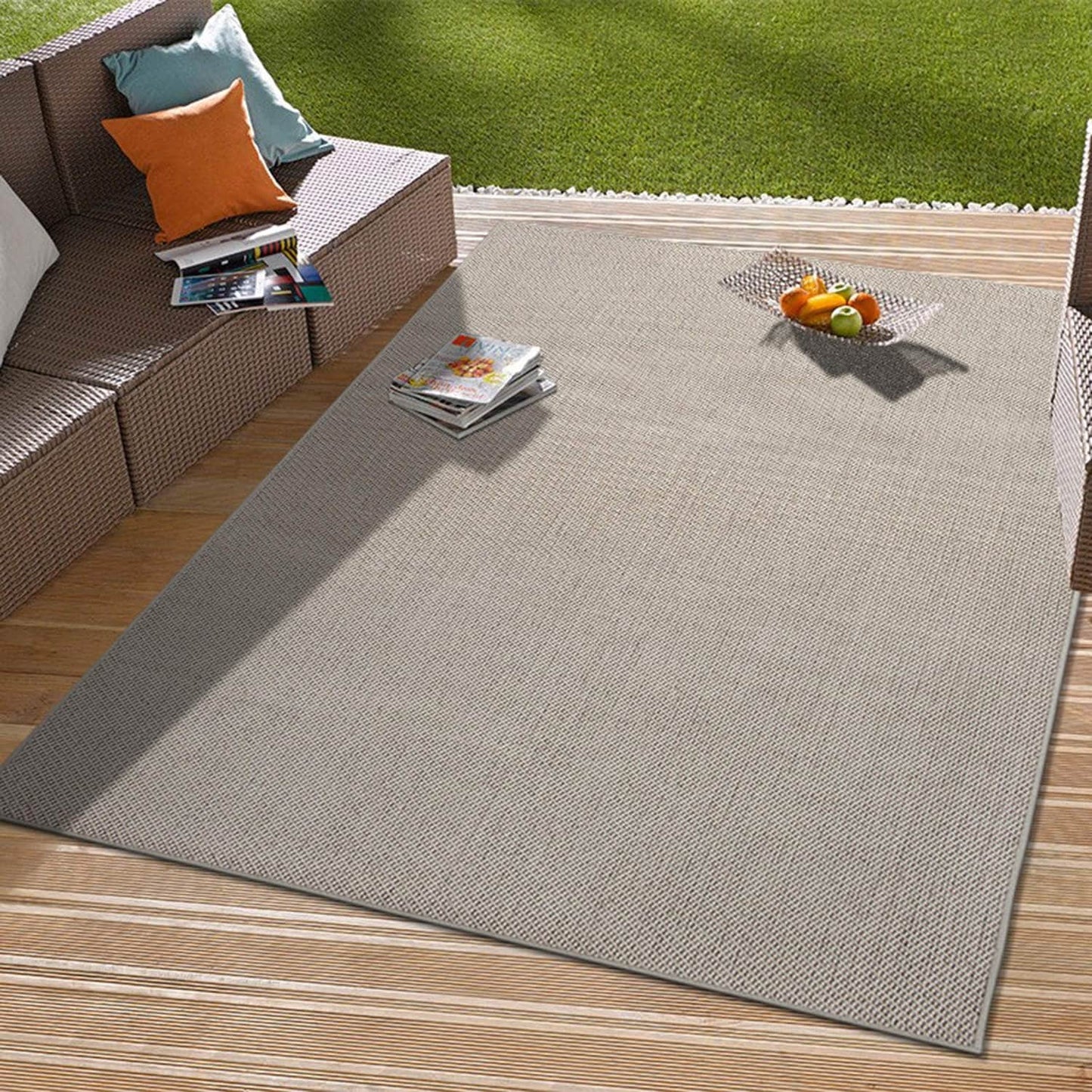 Contemporary Solid Indoor/Outdoor Area Rug