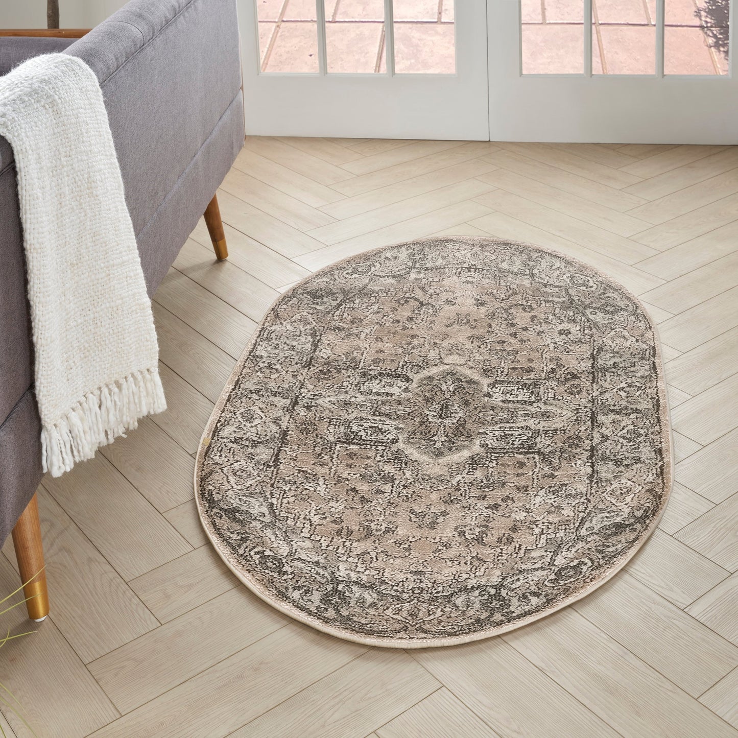 Tapis médaillon persan classique Nourison Concerto.