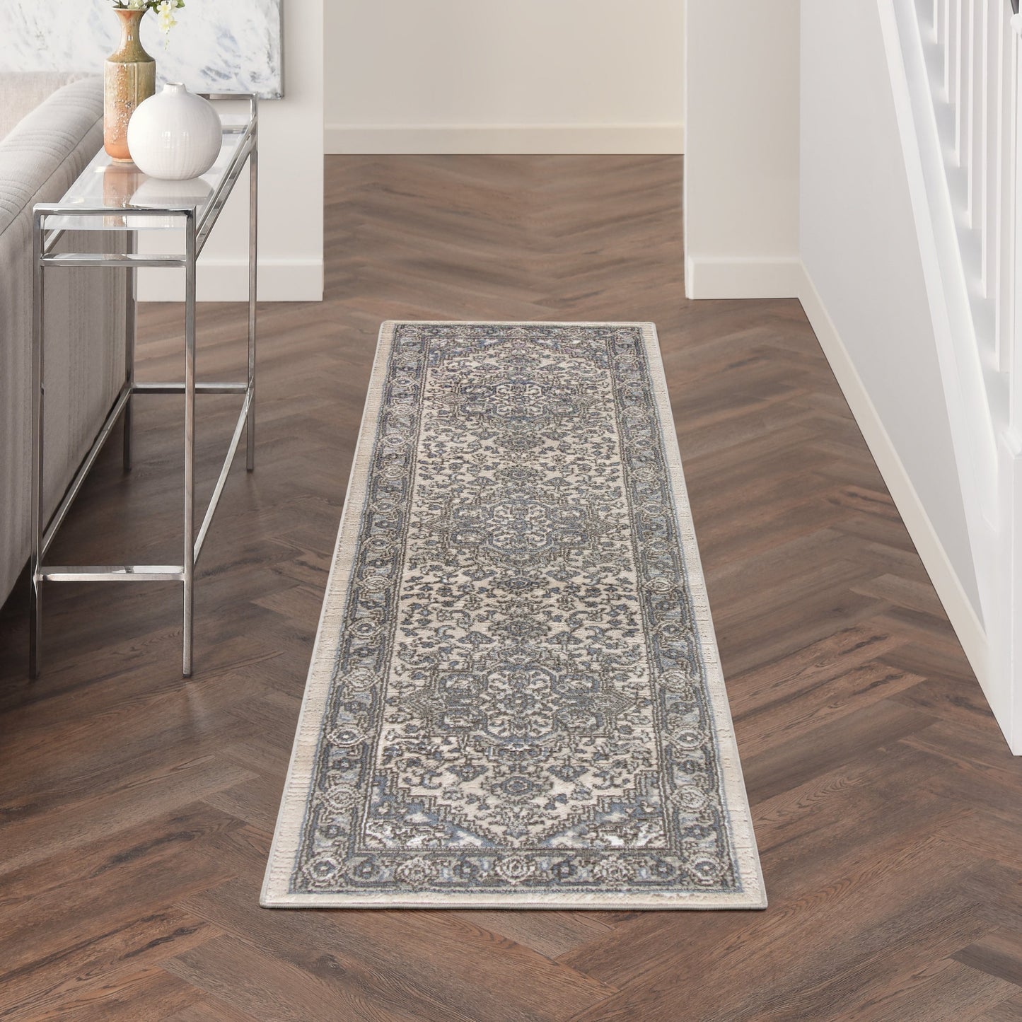 Tapis médaillon persan classique Nourison Concerto.