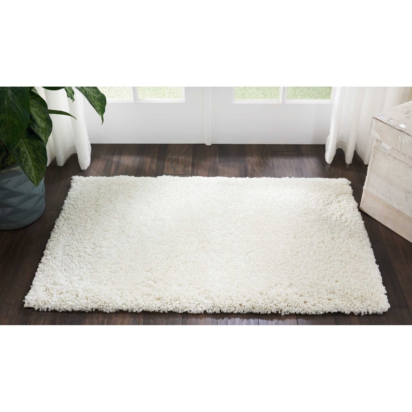 Tapis moderne en peluche solide Nourison Malibu Shag