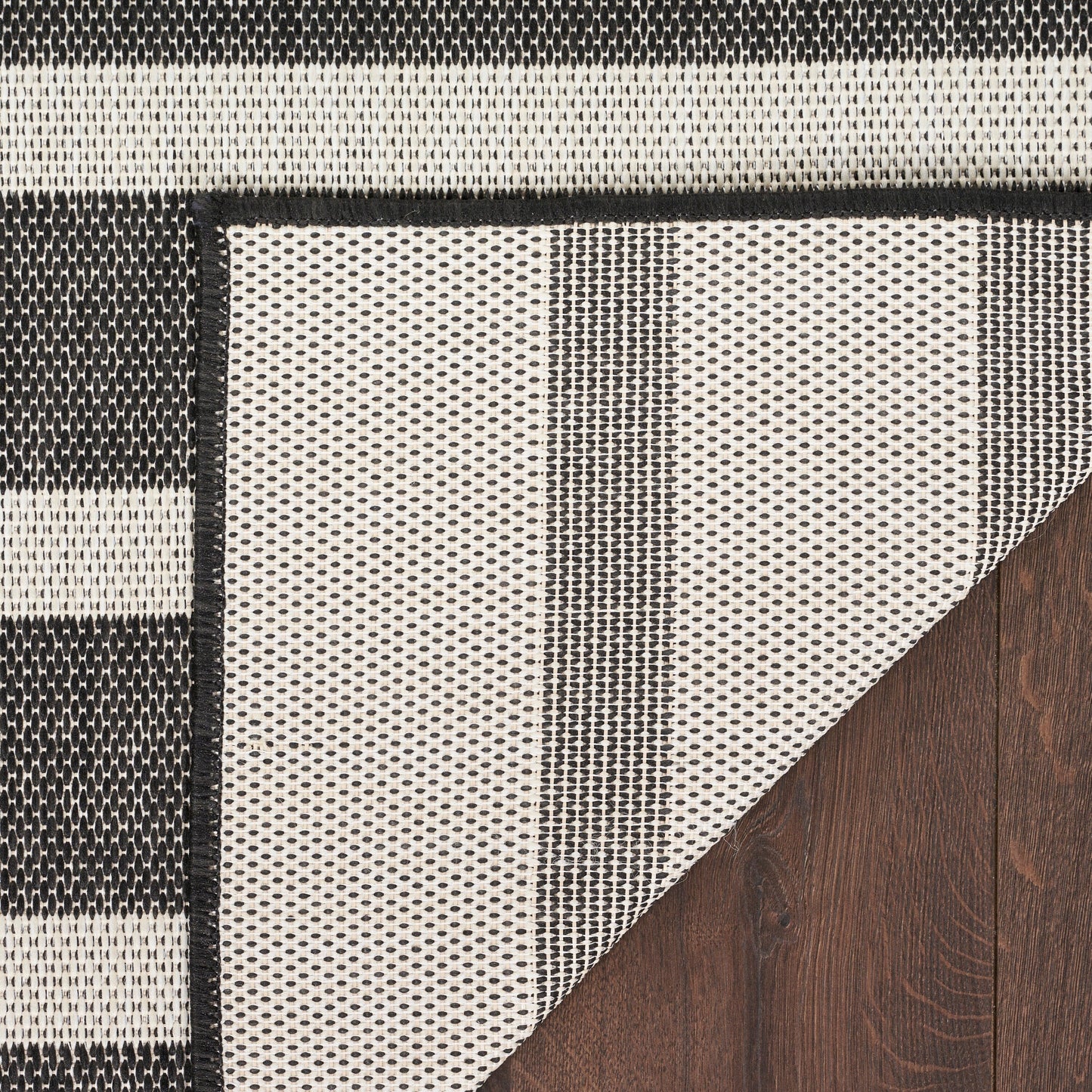 Tapis rayé intérieur/extérieur Nourison Selerno.