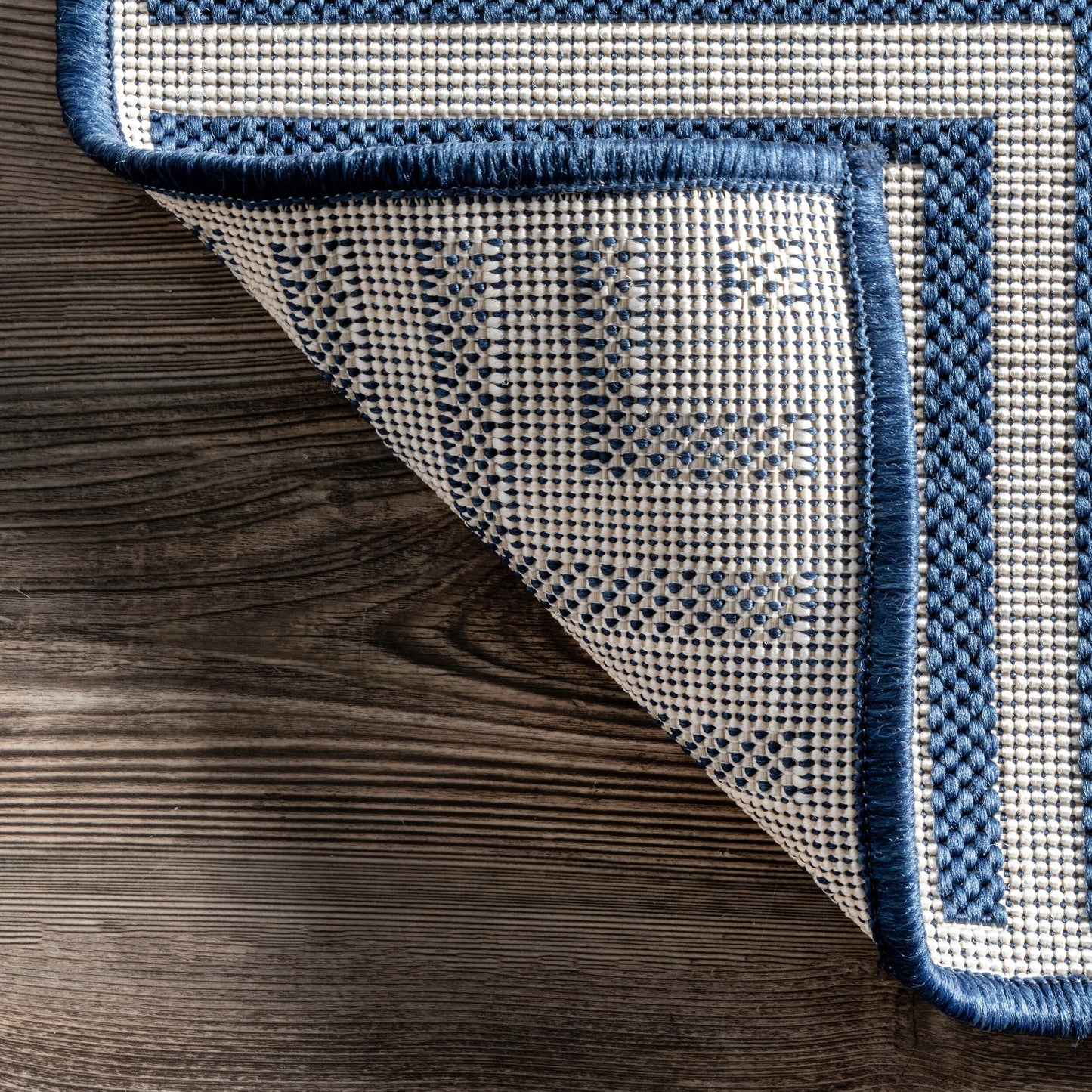 Tapis d'intérieur/extérieur classique à bordures Nuloom Leah