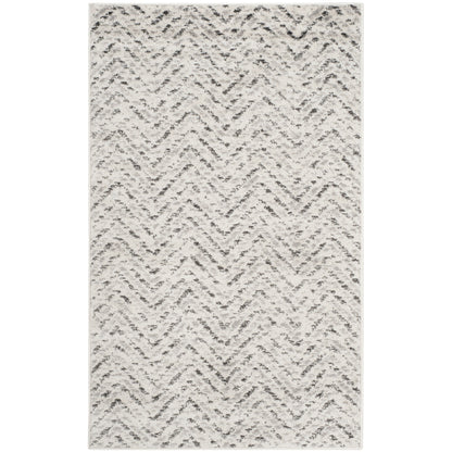 Tapis Adirondack Hildegard Chevron vieilli SAFAVIEH