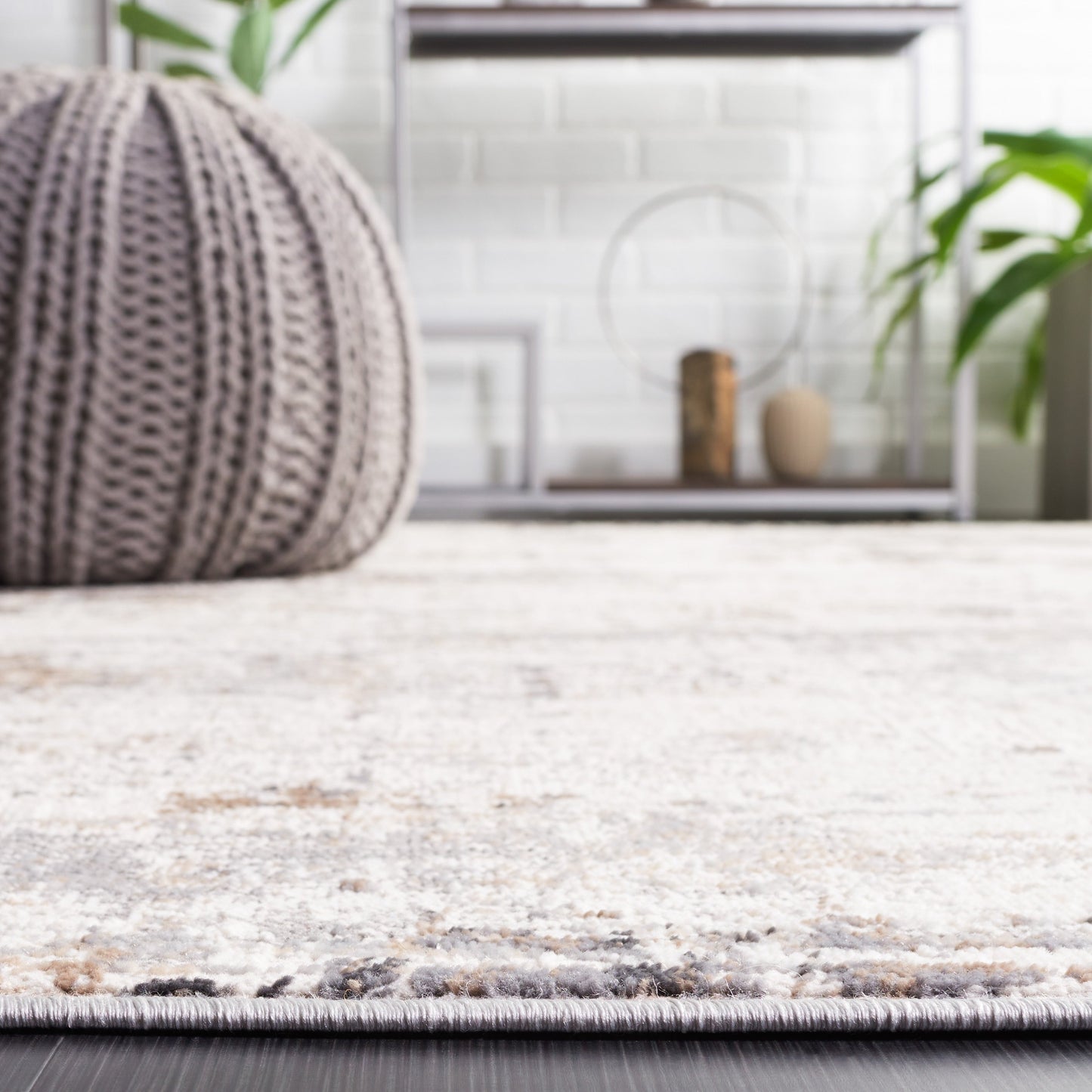 Tapis abstrait moderne SAFAVIEH Amelia Sanita