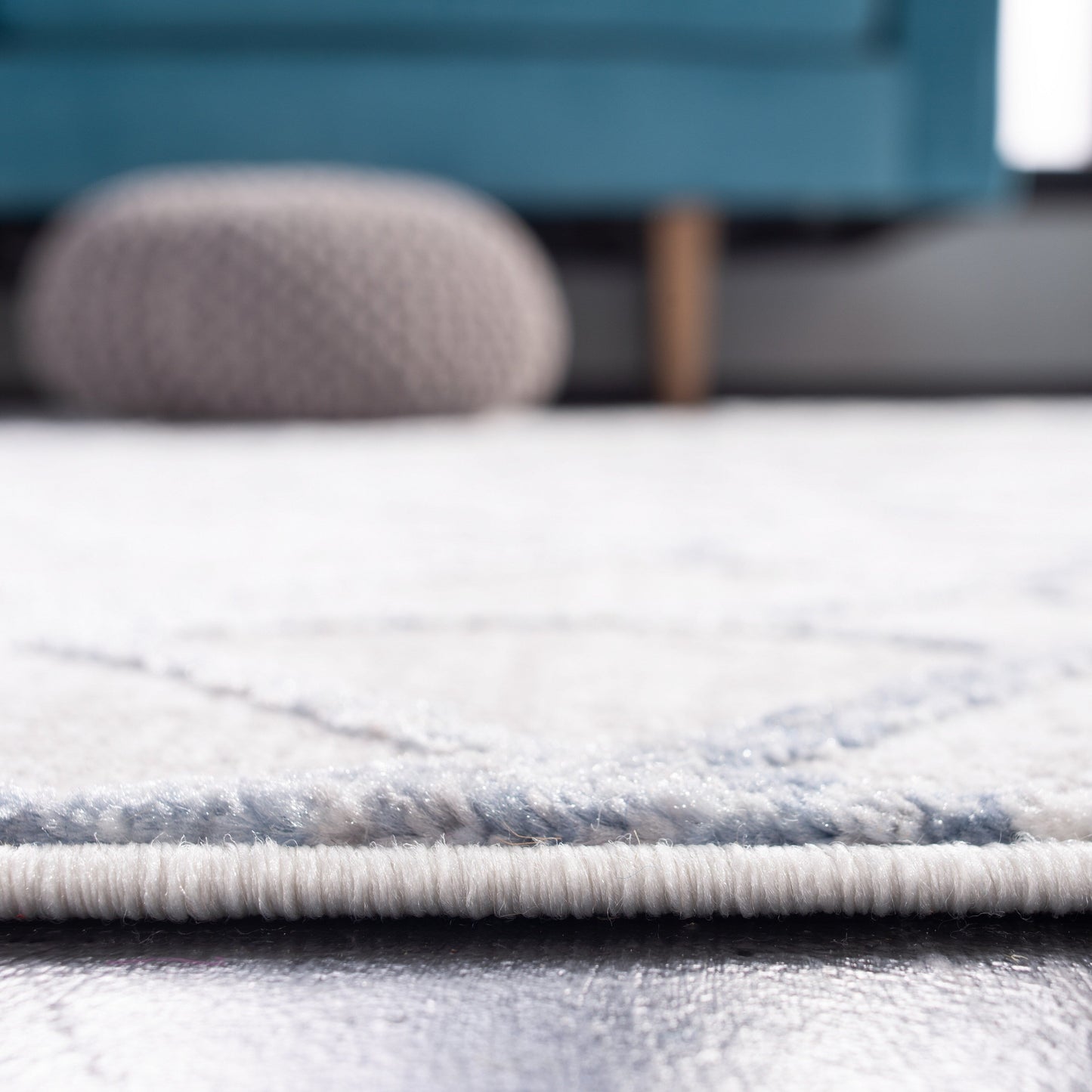 Tapis géométrique vieilli SAFAVIEH Amelia Tanasa