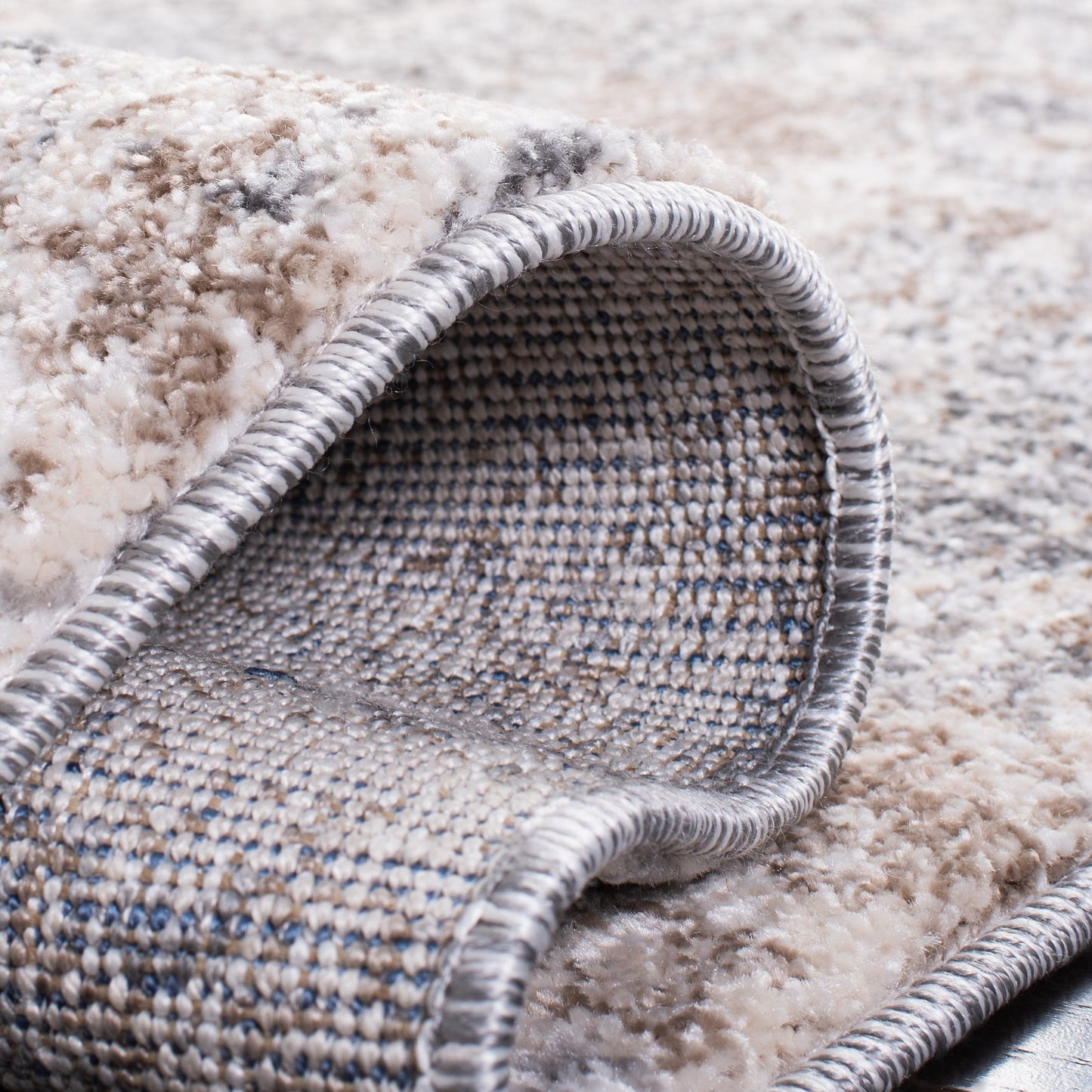 Tapis abstrait moderne SAFAVIEH Aston Shahide