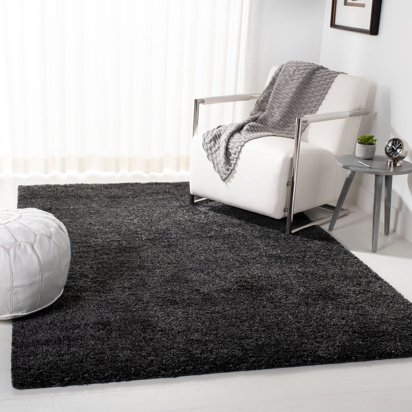Tapis SAFAVIEH August Wilhelma Shag uni de 3 cm d'épaisseur