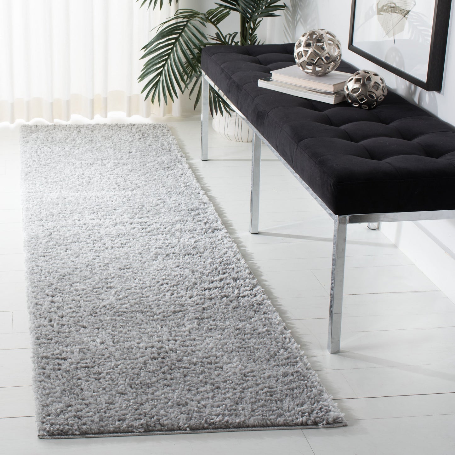 Tapis SAFAVIEH August Wilhelma Shag uni de 3 cm d'épaisseur