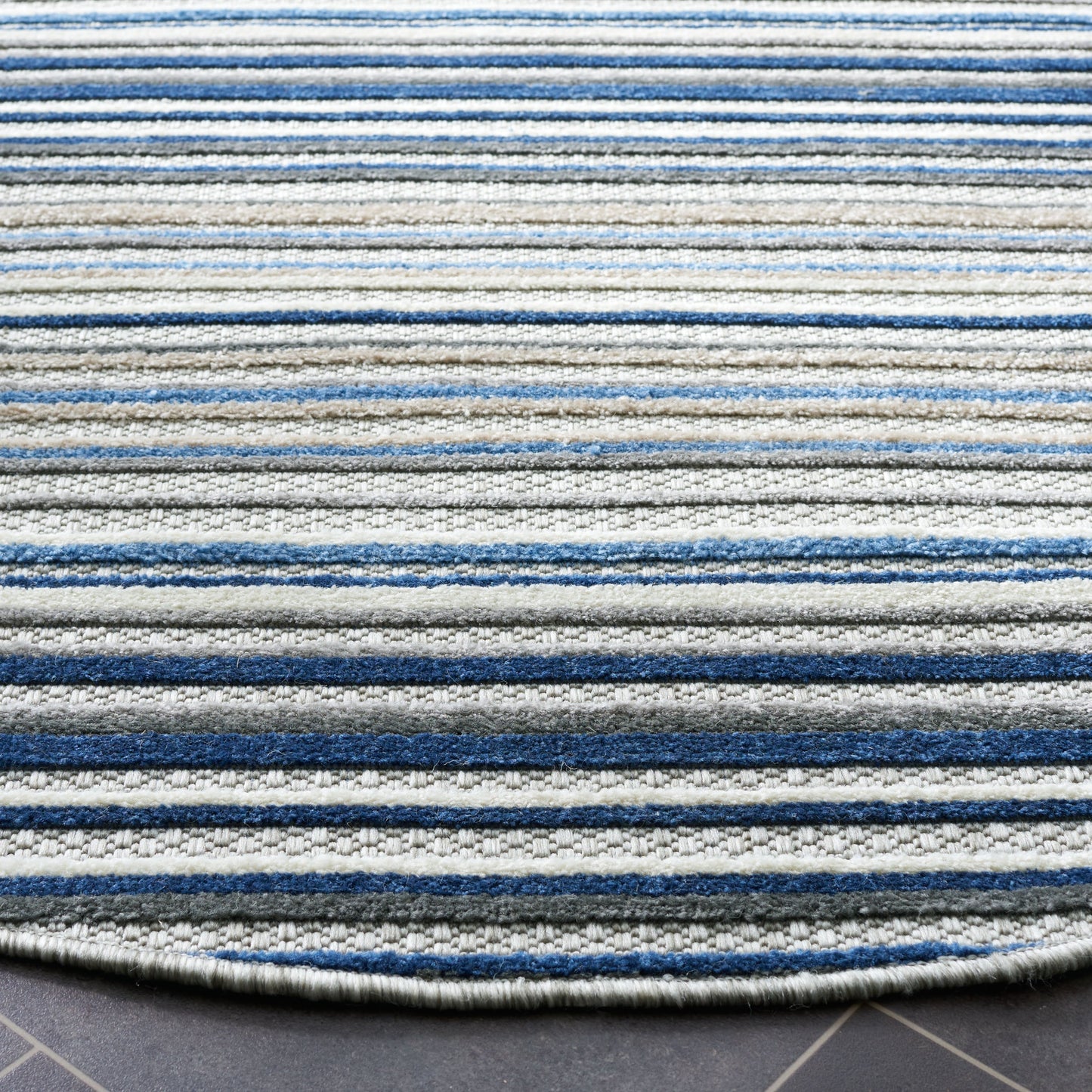 Tapis de patio imperméable à rayures pour intérieur/extérieur SAFAVIEH Cabana Gafia