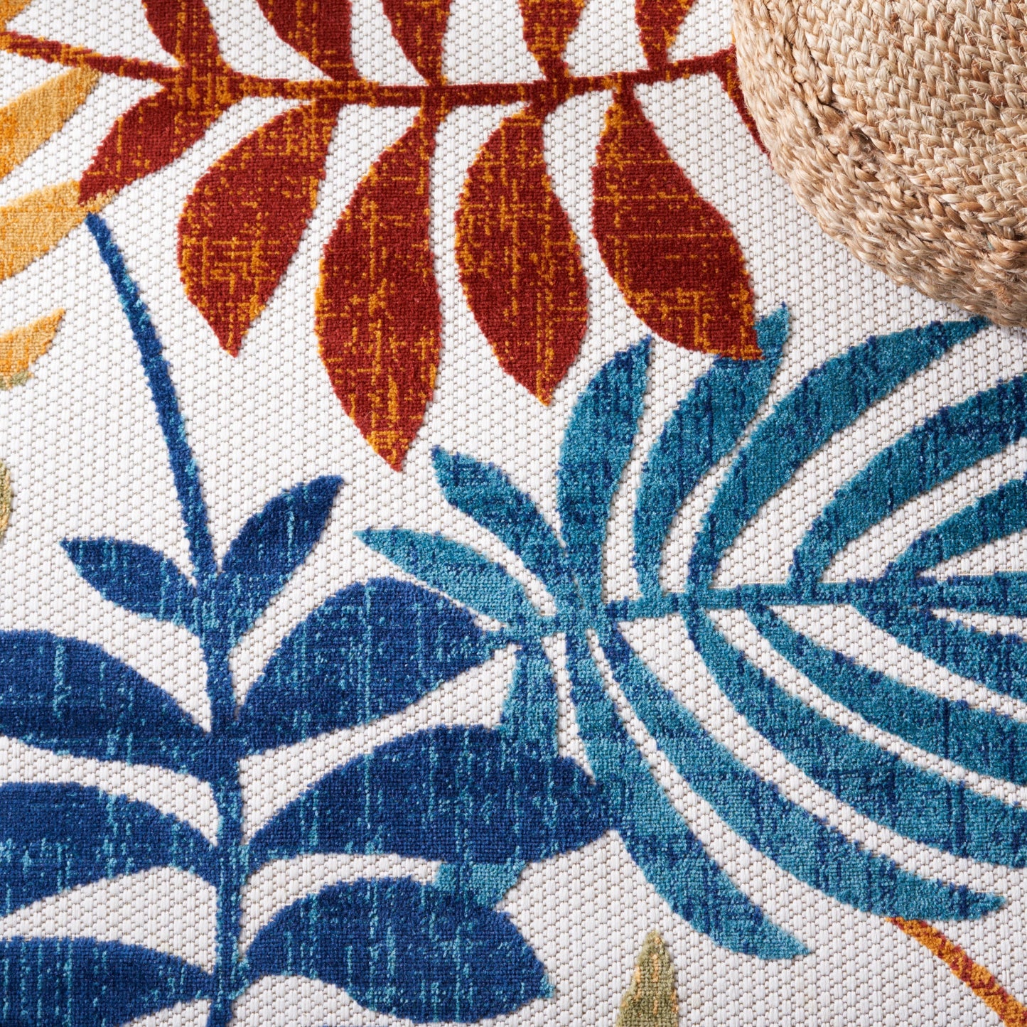 Tapis de patio imperméable à motif floral pour intérieur/extérieur SAFAVIEH Cabana Neera