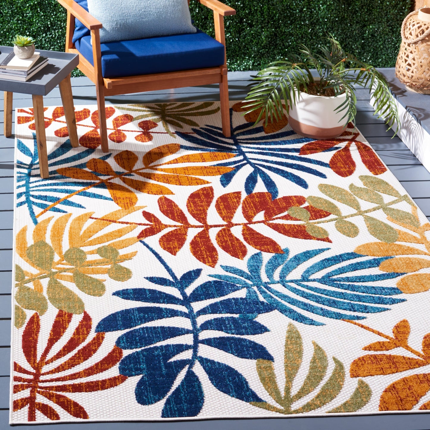 Tapis de patio imperméable à motif floral pour intérieur/extérieur SAFAVIEH Cabana Neera
