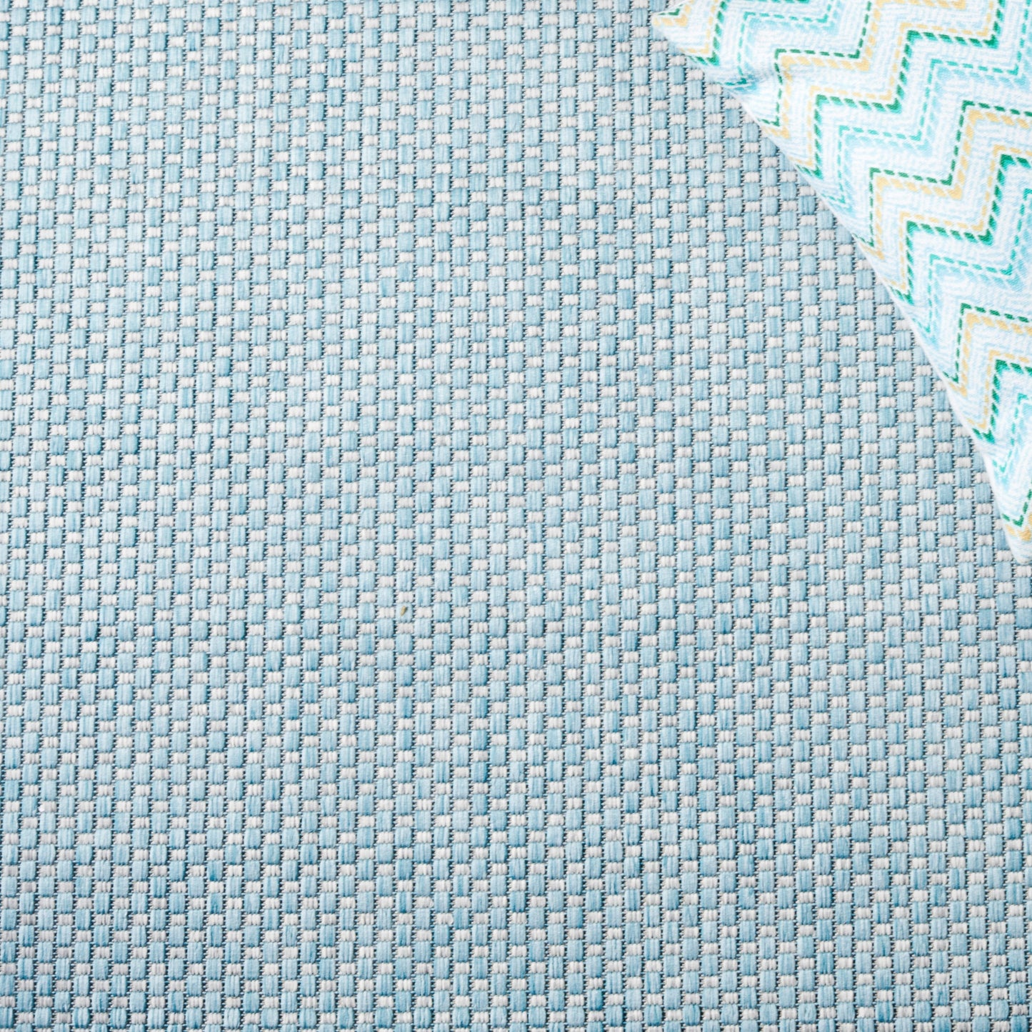 Tapis de patio/jardin imperméable SAFAVIEH Courtyard Begajeta pour intérieur/extérieur.