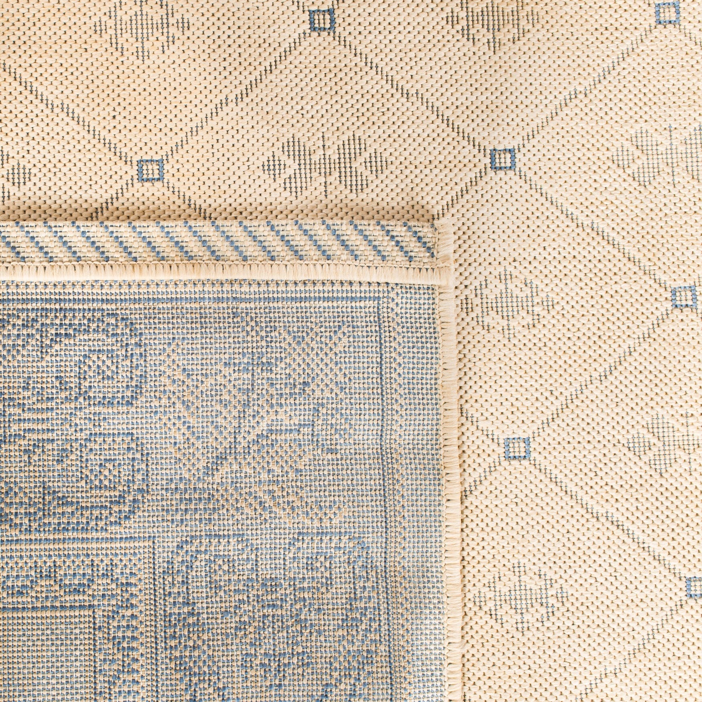 Tapis de jardin imperméable pour intérieur/extérieur SAFAVIEH Courtyard Hendrina