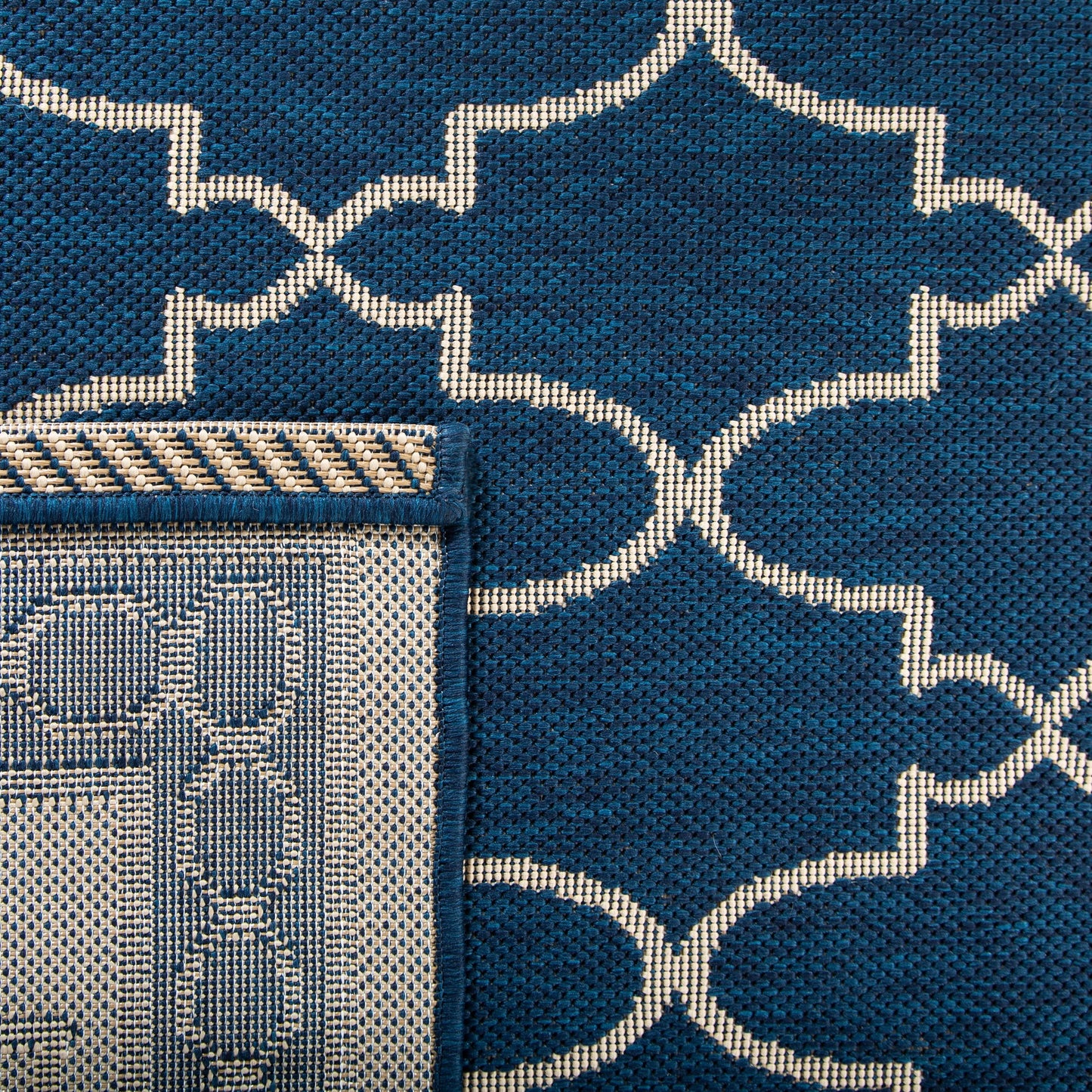 Tapis de jardin imperméable pour intérieur/extérieur SAFAVIEH Courtyard Janell Treillis