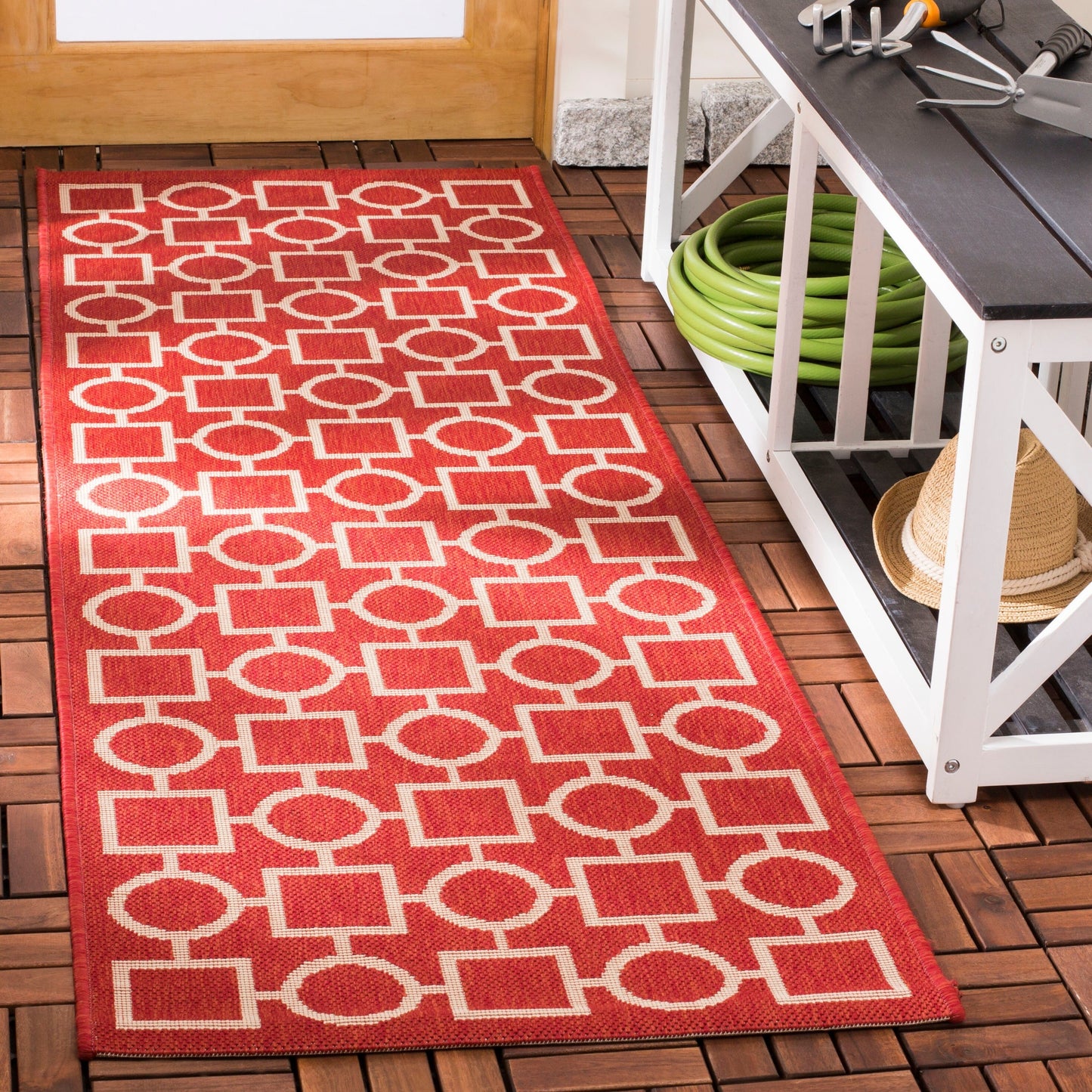 Tapis de jardin imperméable pour intérieur/extérieur SAFAVIEH Courtyard Lilya