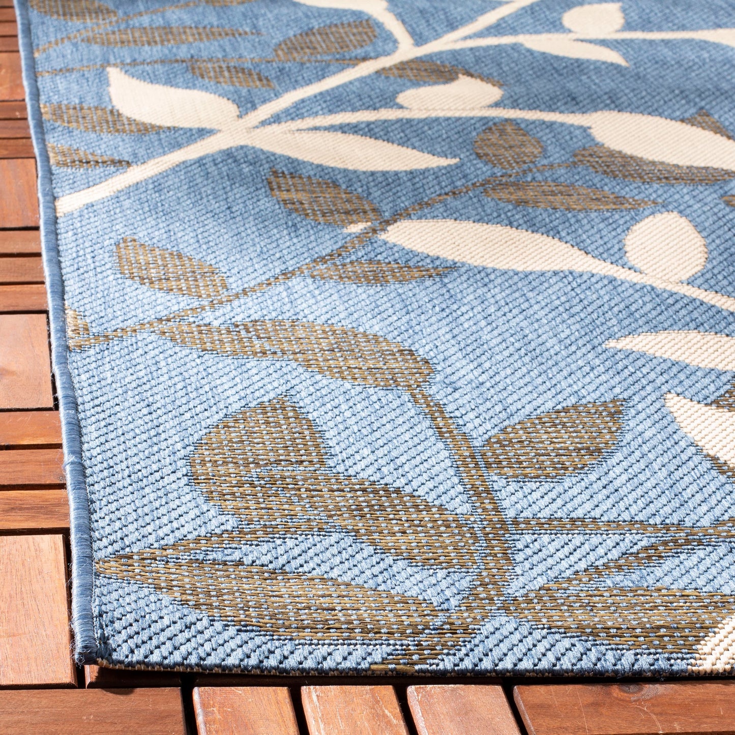 Tapis de jardin imperméable d'intérieur/extérieur SAFAVIEH Courtyard Luann Botanical