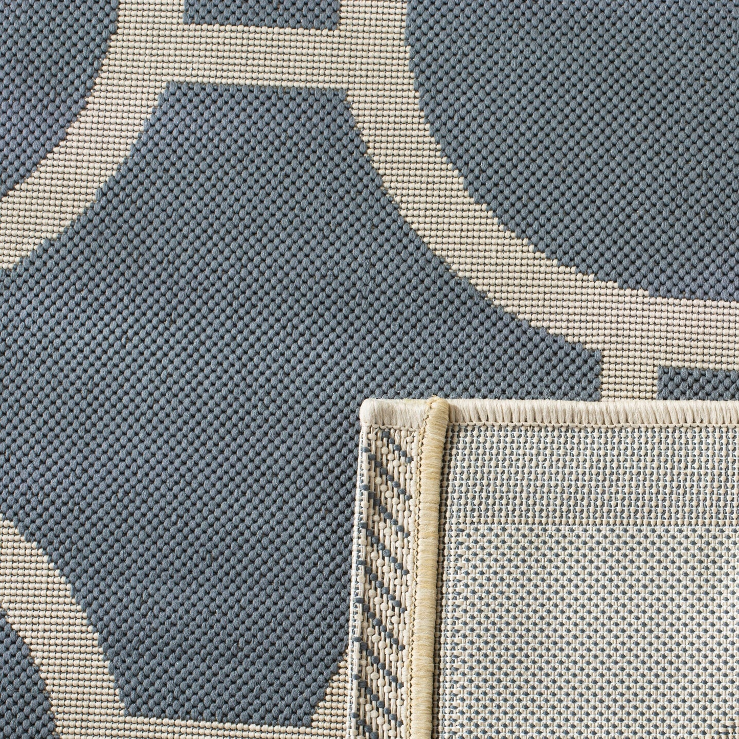 Tapis de jardin imperméable d'intérieur/extérieur SAFAVIEH Courtyard Nira