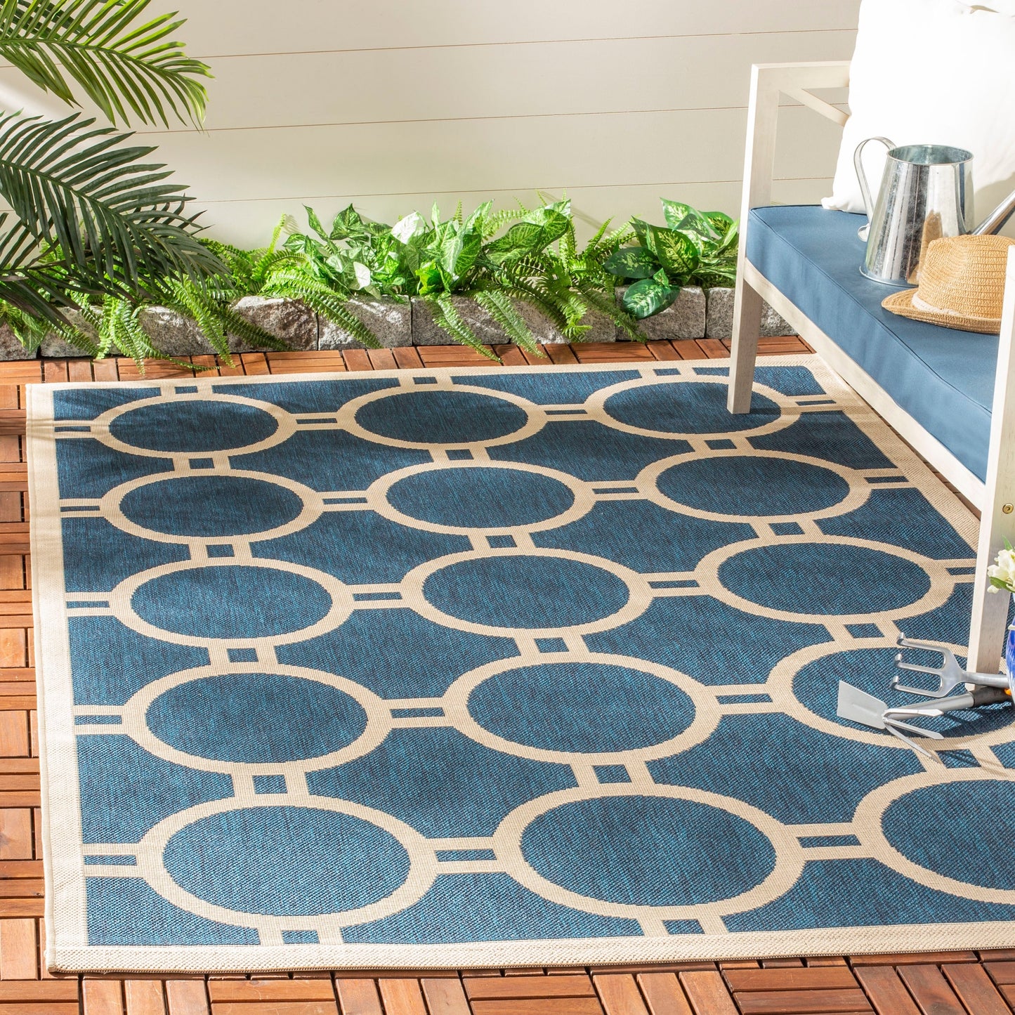 Tapis de jardin imperméable d'intérieur/extérieur SAFAVIEH Courtyard Nira