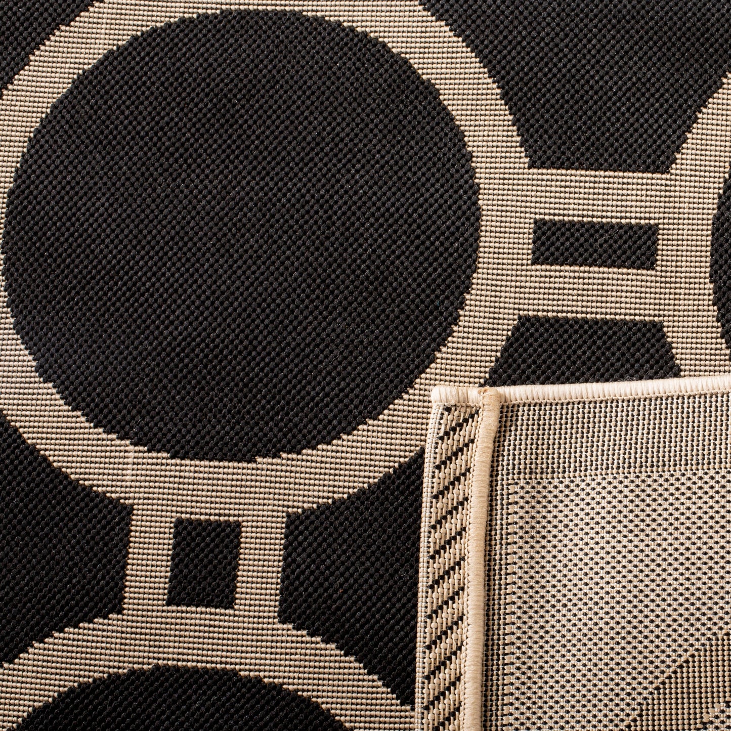 Tapis de jardin imperméable d'intérieur/extérieur SAFAVIEH Courtyard Nira