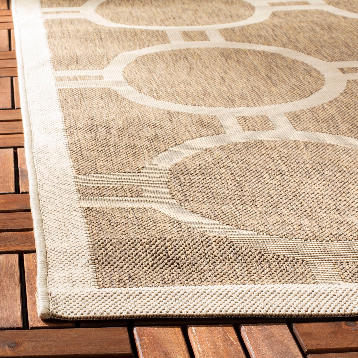 Tapis de jardin imperméable d'intérieur/extérieur SAFAVIEH Courtyard Nira