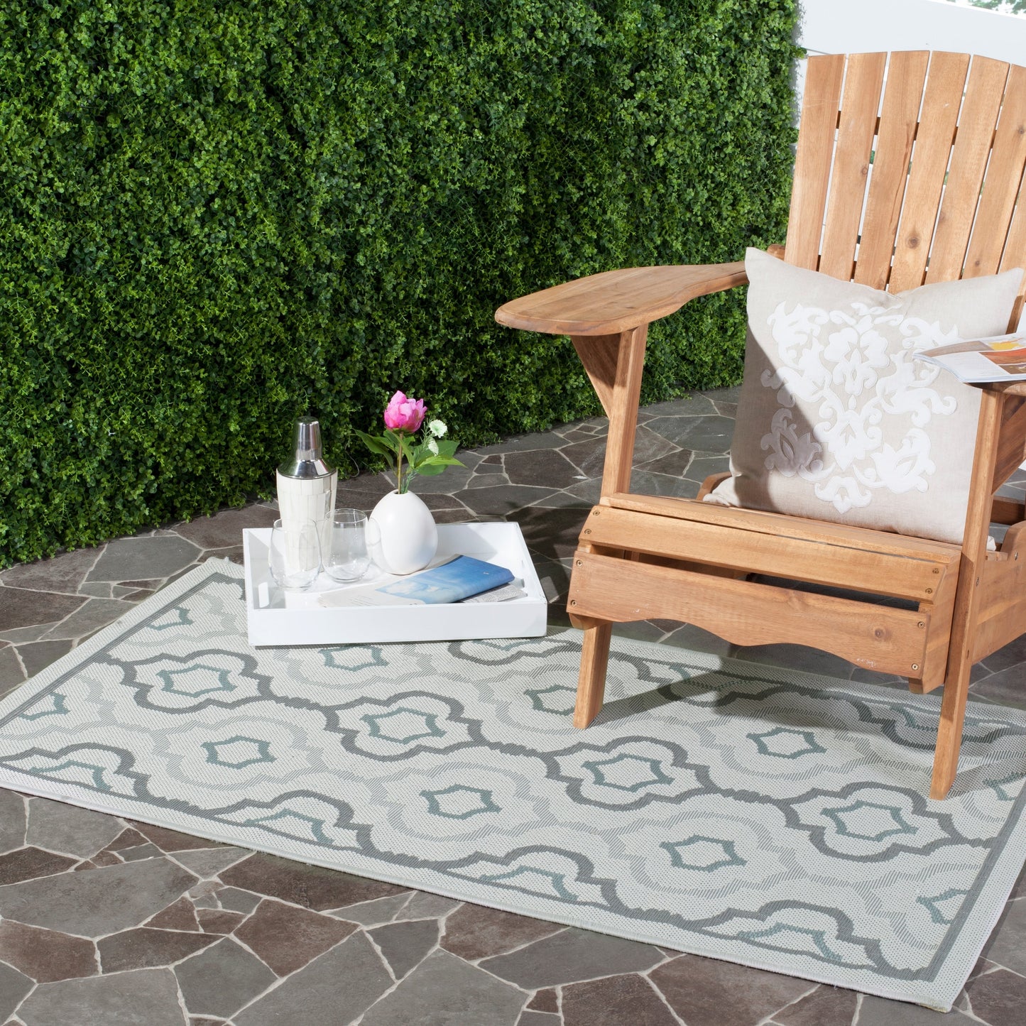 Tapis de jardin imperméable pour intérieur/extérieur SAFAVIEH Courtyard Oyvor