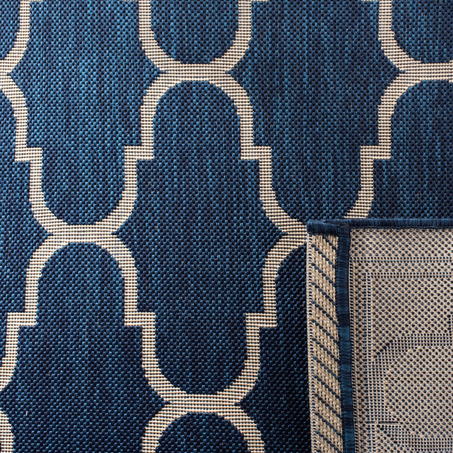 Tapis de patio imperméable en treillis SAFAVIEH Courtyard Sufia