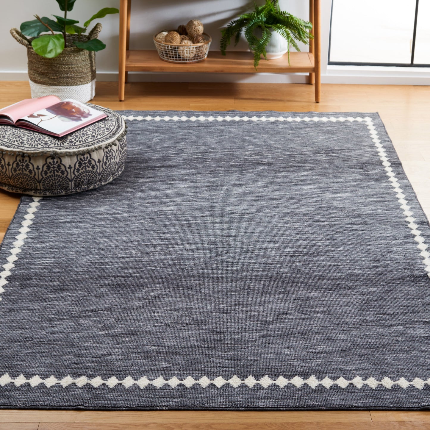 Tapis SAFAVIEH à bordure Lintrud, facile d'entretien et lavable en machine