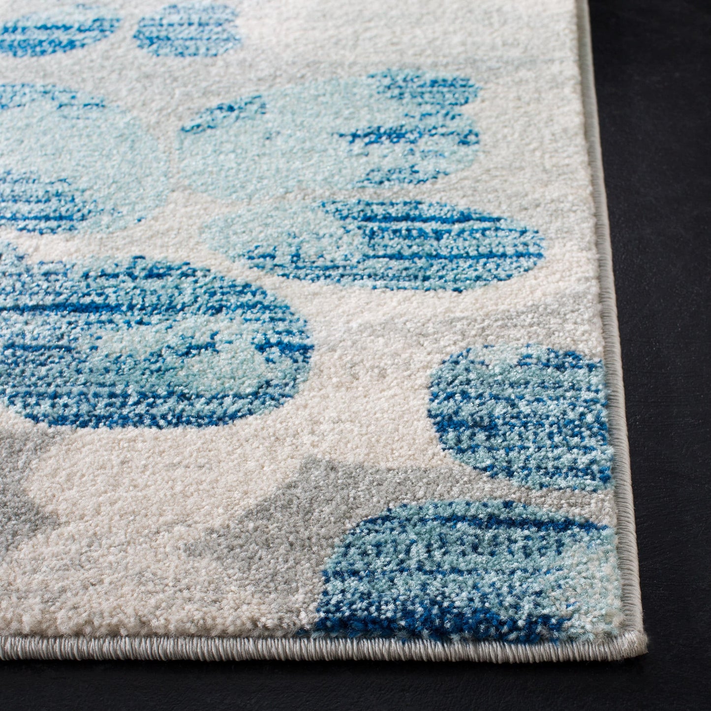 Tapis floral Amale SAFAVIEH Evoke