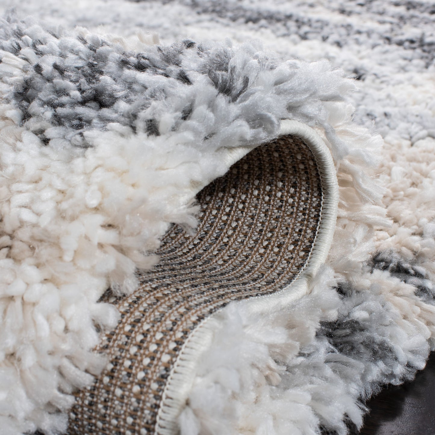 Tapis moderne abstrait SAFAVIEH Fontana Shag Angeliene de 2 pouces d'épaisseur