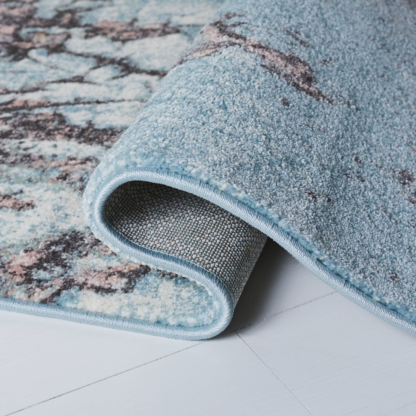 SAFAVIEH Tapis abstrait moderne Glacier Bertille