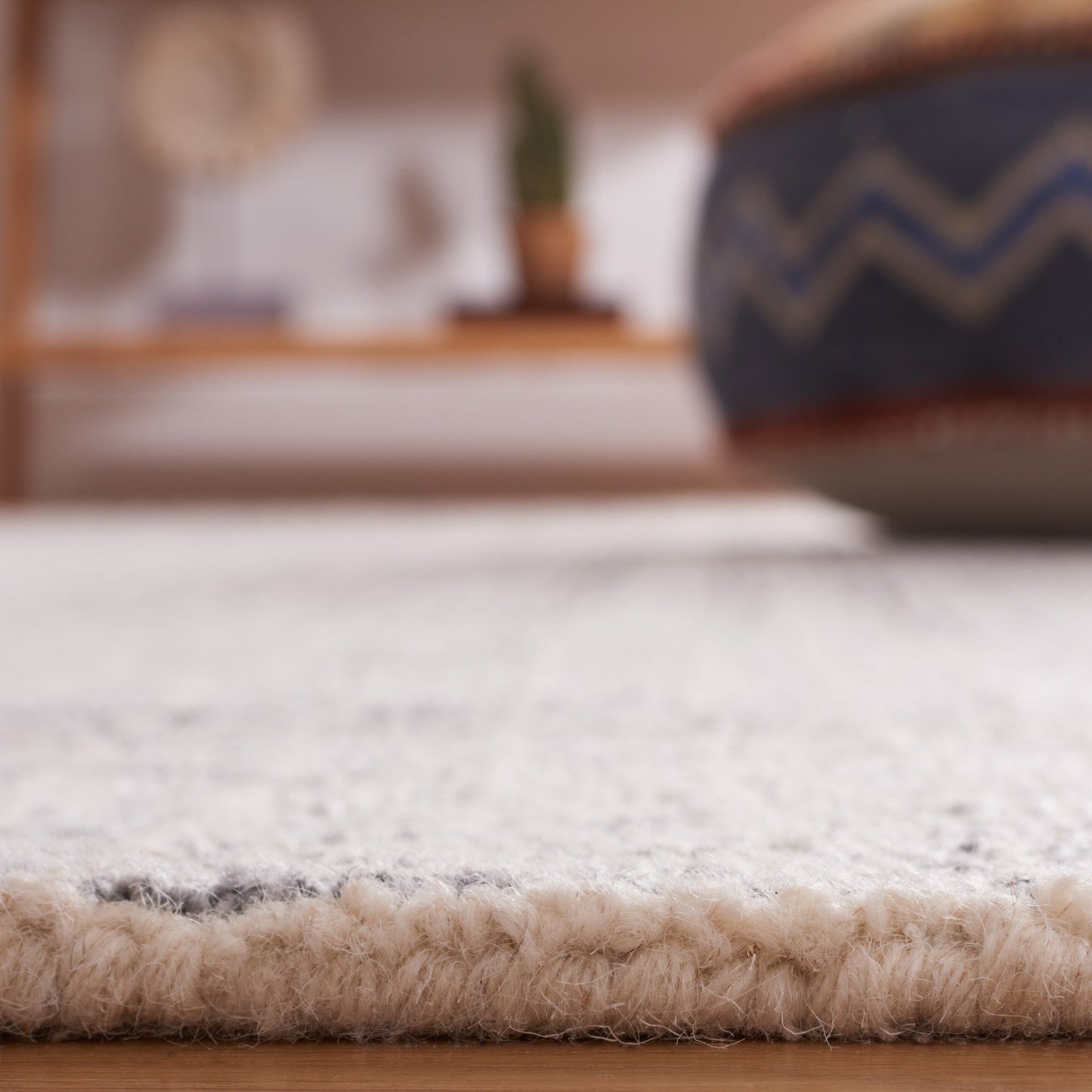 Tapis en laine moderne abstrait fait main SAFAVIEH Maggy