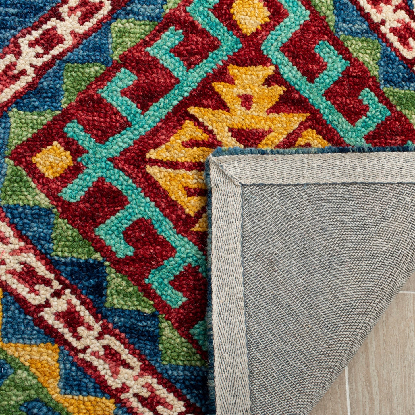 Tapis tribal bohème en laine Aspen Marisca fait main SAFAVIEH