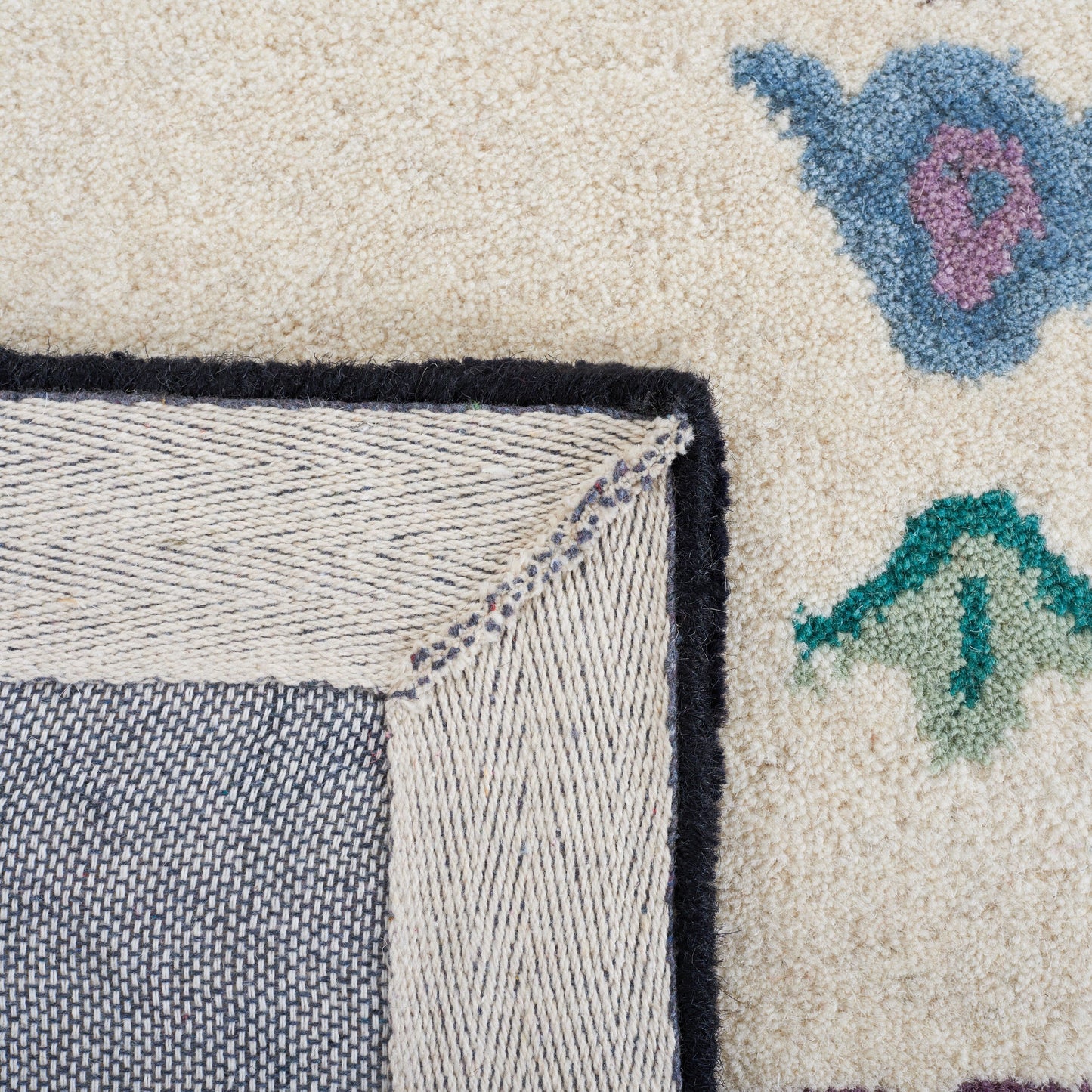 Tapis médaillon oriental en laine fait main Bellagio Tatevik de SAFAVIEH