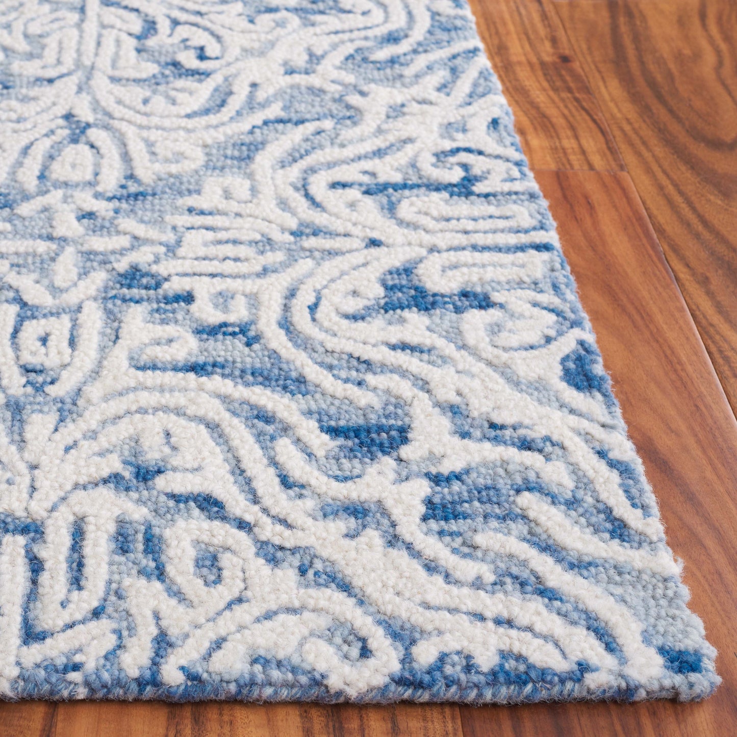 Tapis moderne en laine florale SAFAVIEH fait main Blossom Gertrida
