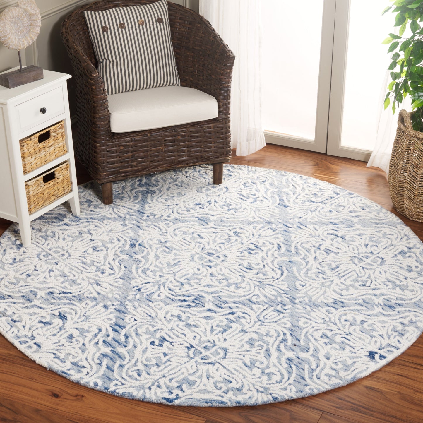 Tapis moderne en laine florale SAFAVIEH fait main Blossom Gertrida