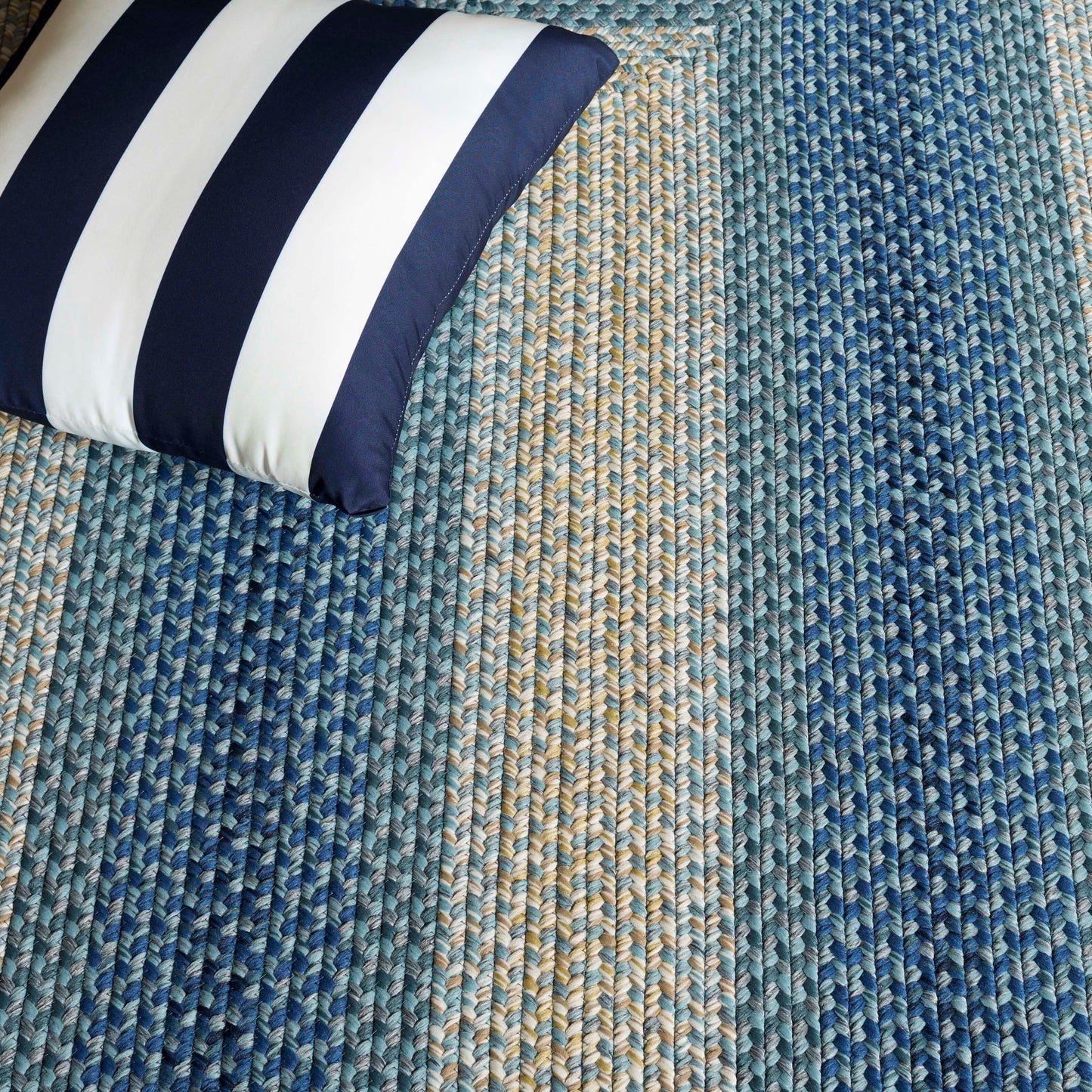 Tapis de campagne Kita tressé fait main SAFAVIEH